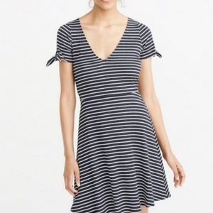 Abercrombie & Fitch Navy & White Striped V-Neck Skater Dress with Sleve …